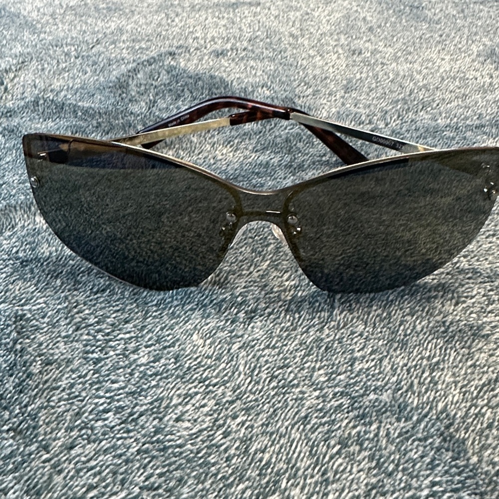 Guess Black and Brown Sunglasses